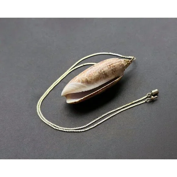 Shell bead, faux beige and white pearls, Olive shell pendant necklace set of 4 - Picture 7 of 10